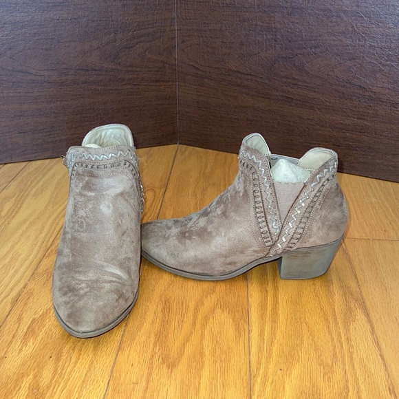 Brown booties - Picture 3 of 3